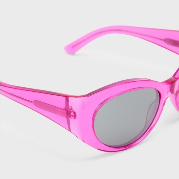 BALENCIAGA 
Round Acetate
Sunglasses
SHINY TRANSPARENT
FUCHSIA
0318 main image 5